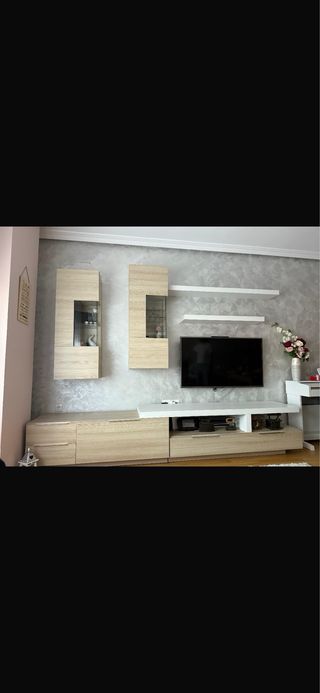 Mueble de salón modular beige y blanco