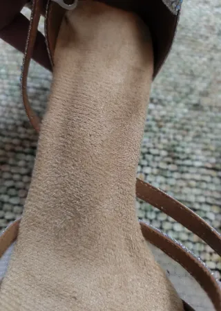 Zapatos de baile plateados y beige