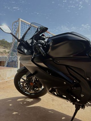 Moto Yamaha R125 Negra