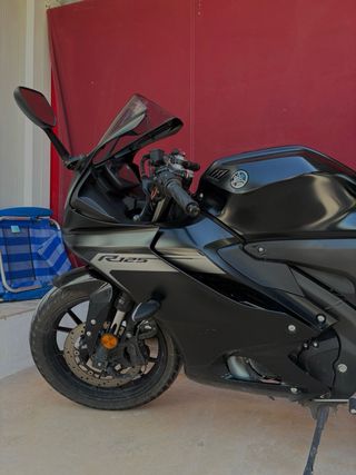 Moto Yamaha R125 Negra