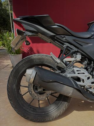 Moto Yamaha R125 Negra