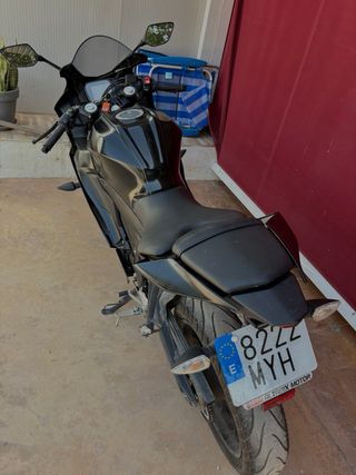 Moto Yamaha R125 Negra