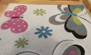 Alfombra infantil mariposas