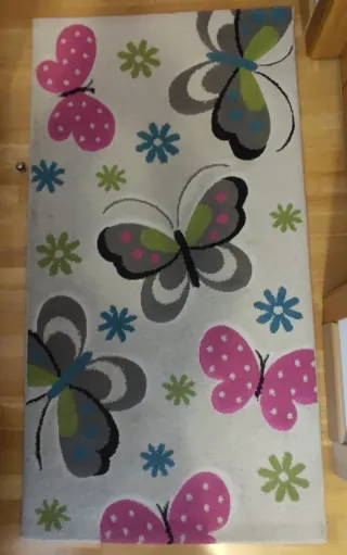 Alfombra infantil mariposas