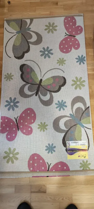 Alfombra infantil mariposas