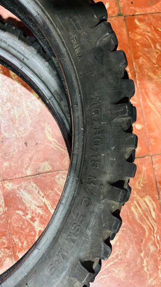 Neumáticos Enduro i Cross Metzeler