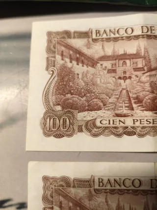 Antiguo billete de cien pesetas España