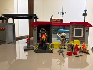 Playmobil Parque Bomberos y moto 71193