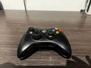 Xbox 360 Slim + Kinect + 6 Giochi