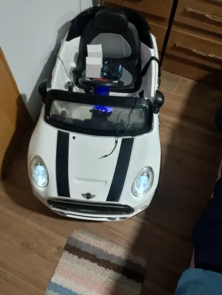 Coche Mini Cooper con LED y Aux