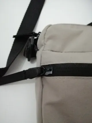 Bandolera Jordan Beige y Negra