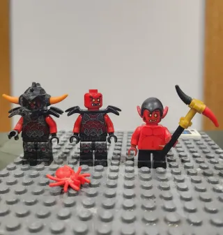 Lote LEGO Nexo Knights + Piezas Variadas