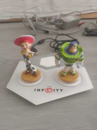 Disney Infinity Figuras y Base Wii