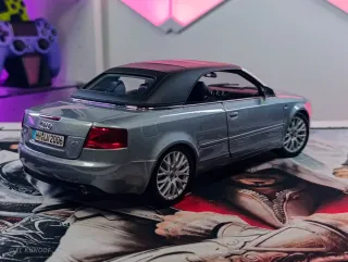 Audi A4 Cabrio 1:18 Plata
