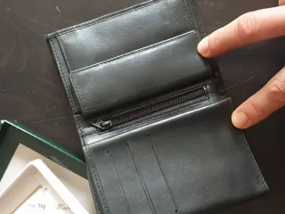 Cartera de piel nueva
