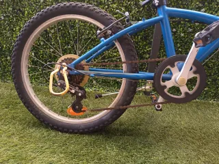 Bicicleta infantil azul B'twin