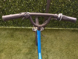 Bicicleta infantil azul B'twin