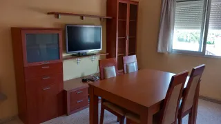 Mesa y 4 sillas comedor madera