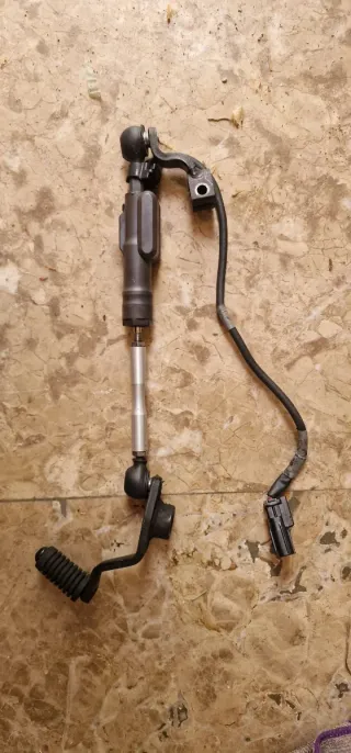 Yamaha MT-09 Quickshifter