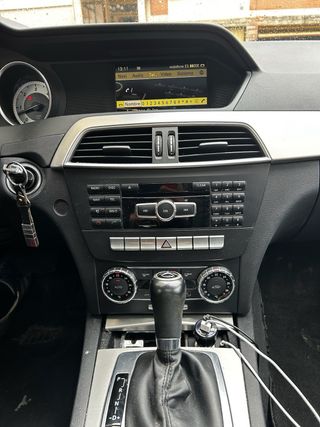 Mercedes-Benz C300 2011