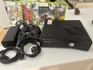 Xbox 360 Nera + 3 Controller e Giochi