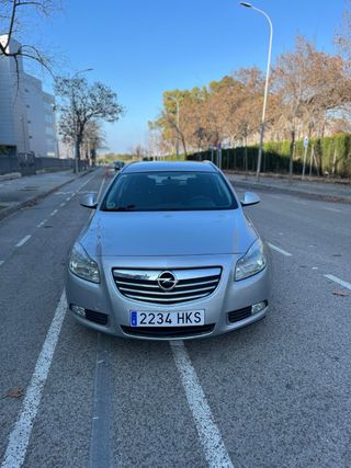 Opel Insignia 2013 PERFECTO ESTADO CON PEGATINA