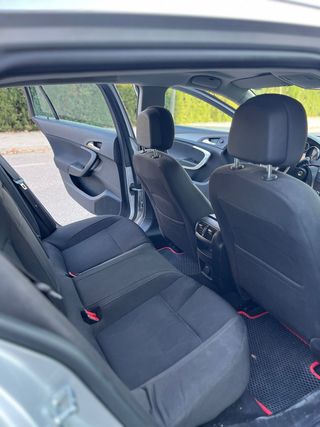 Opel Insignia 2013 PERFECTO ESTADO CON PEGATINA