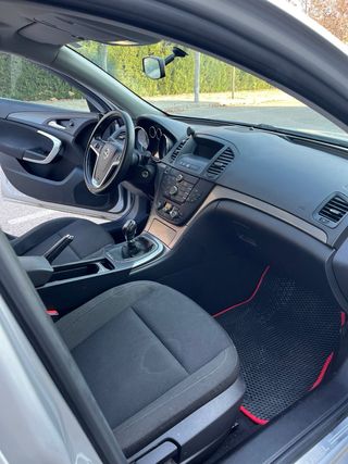 Opel Insignia 2013 PERFECTO ESTADO CON PEGATINA