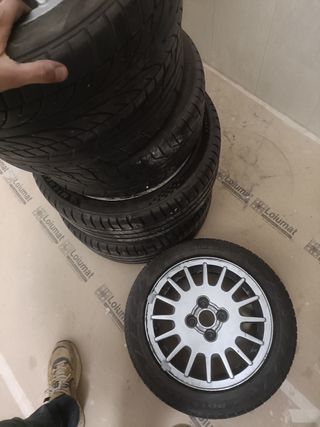 Llantas Sebring aluminio Golf Mk2 con cubiertas.