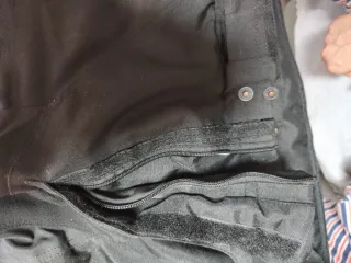 Pantalón de moto con protecciones onboard