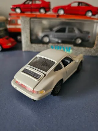 Porsche 911 1/43 964