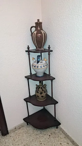 Mueble de esquina de madera