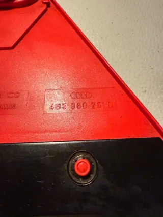 Triángulo de emergencia Audi A4 B6