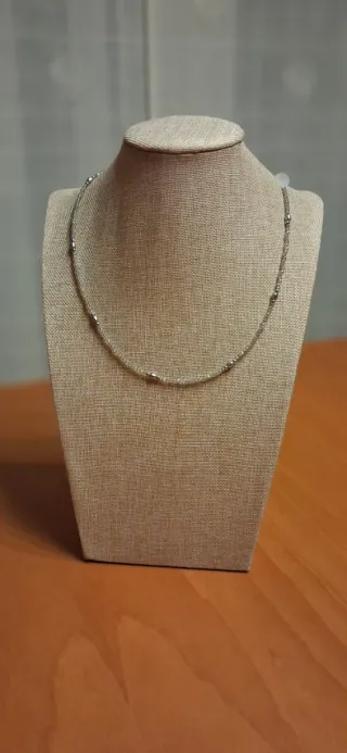 Gargantillas varias