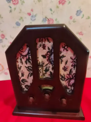 Radio antigua madera floral ,