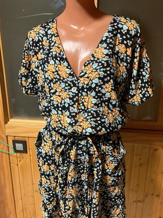 Vestido estampado floral negro y amarillo