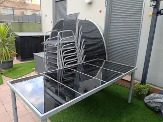 Tavolo da giardino con 8 sedie