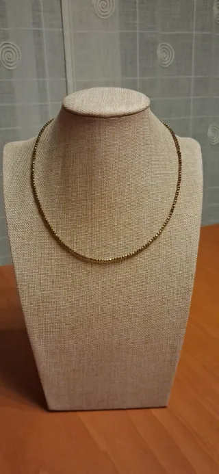 Gargantillas varias