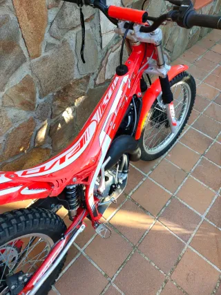 Beta Evo 80 Junior Trial Roja