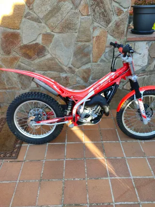 Beta Evo 80 Junior Trial Roja