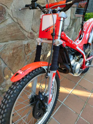 Beta Evo 80 Junior Trial Roja