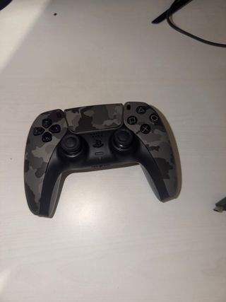Consola PS5 y Mando Camuflaje