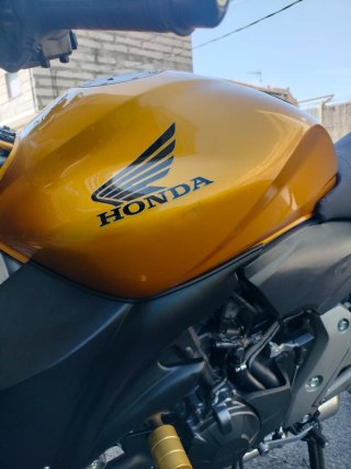 Honda CB600F Hornet Dorada
