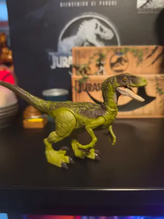 Velociraptor Jurassic World Ataque Pack