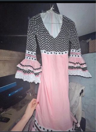 Traje de Flamenca Negro y Rosa