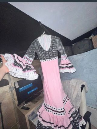 Traje de Flamenca Negro y Rosa