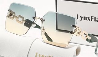 Gafas de sol doradas y verdes