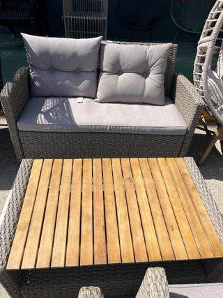 Conjunto Muebles Jardín: Sofá, Sillones y Mesa
