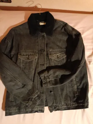 Chaqueta vaquera forrada con cuello de borreguito