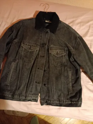 Chaqueta vaquera forrada con cuello de borreguito